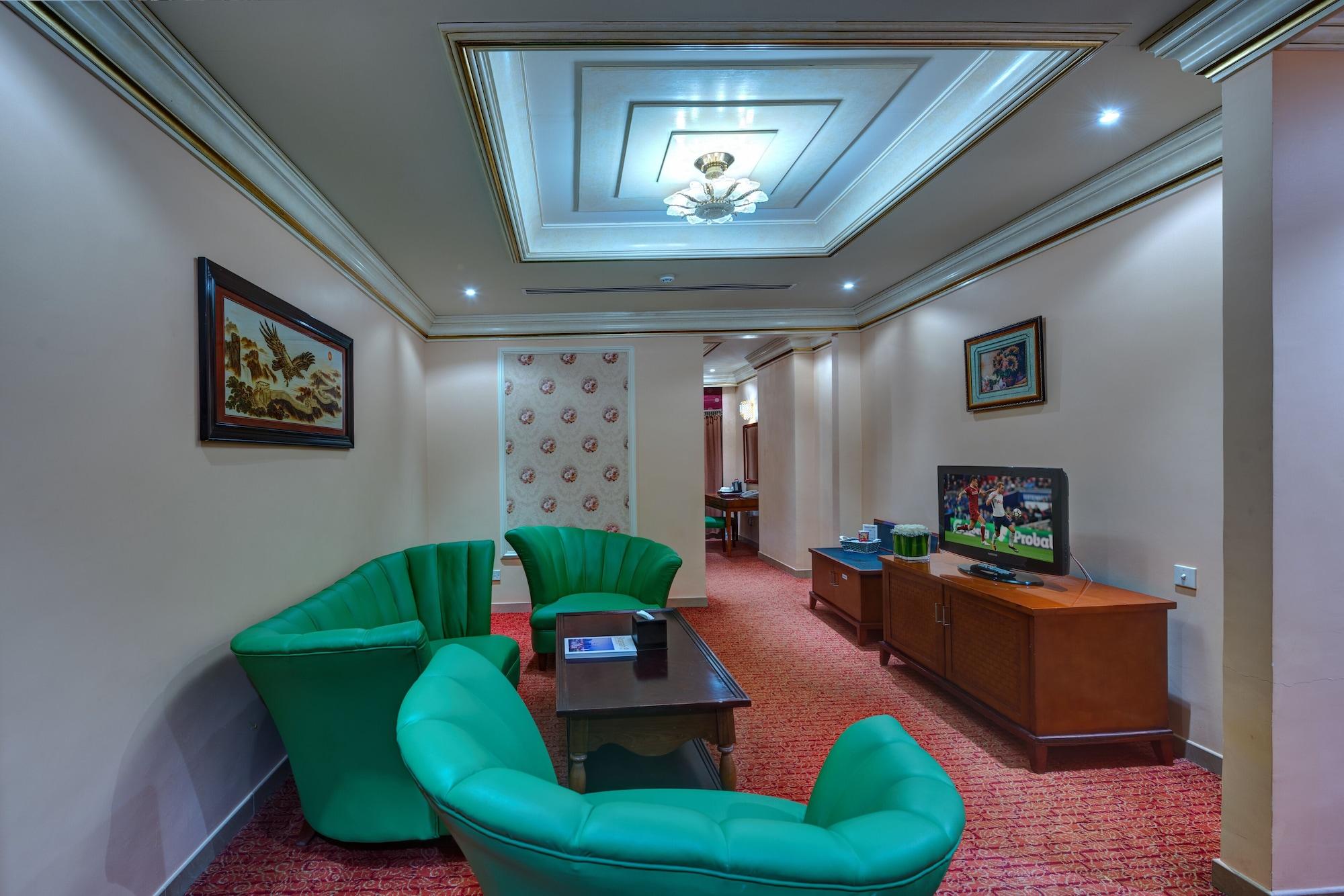 Sahara Beach Resort & Spa Sharjah Exterior photo A suite at the hotel